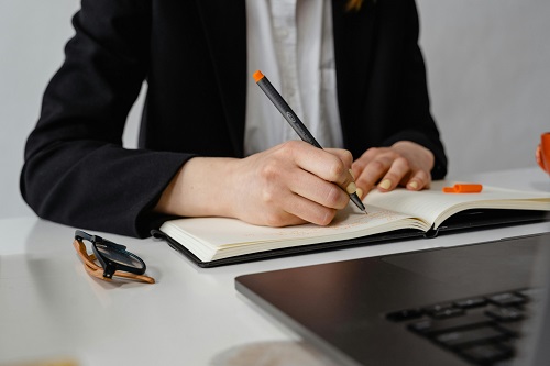 Academic & Scientific writing (Research and Report)